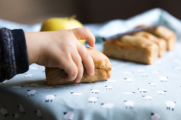 cakemoelleuxauxpommesmain